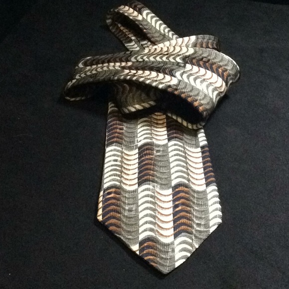 Part 1-Bill Blass Black Label - Picture 2 of 8